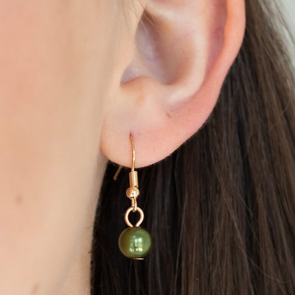 Timeless Taste - Gold/Green Necklace - Picture 3 of 3